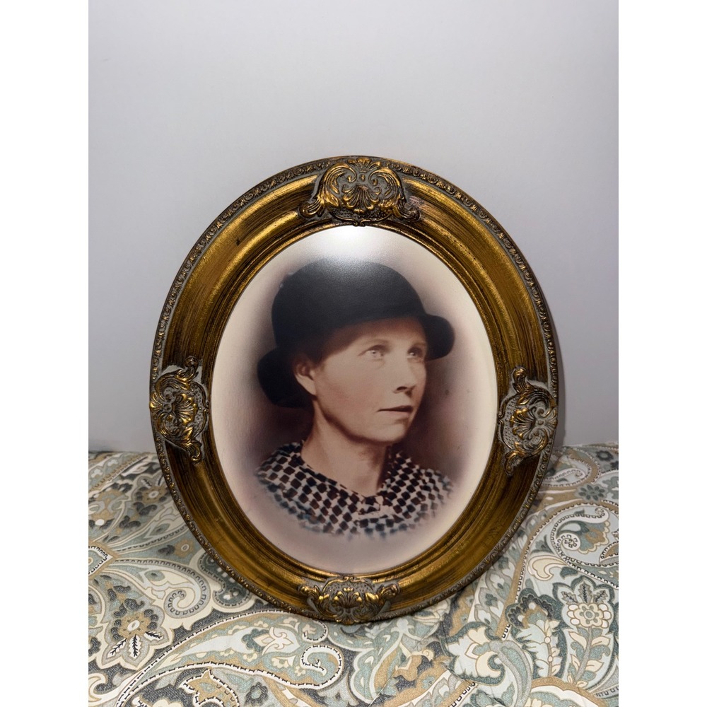 Vintage Gold Oval Picture Frame Ornate Floral Accents Antique Style 11x13.5